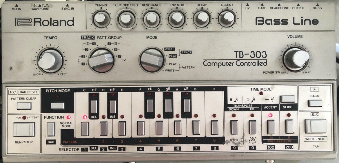 Roland TB-303 Bass Line